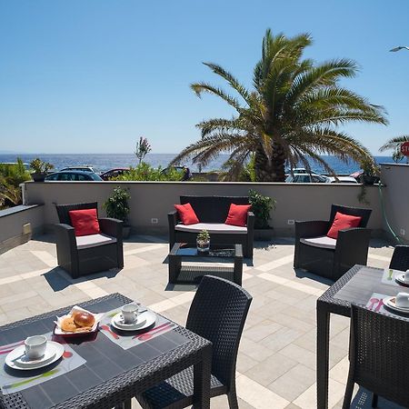 Bed and Breakfast Riva Del Sol Санта-Тереза-ди-Рива Экстерьер фото
