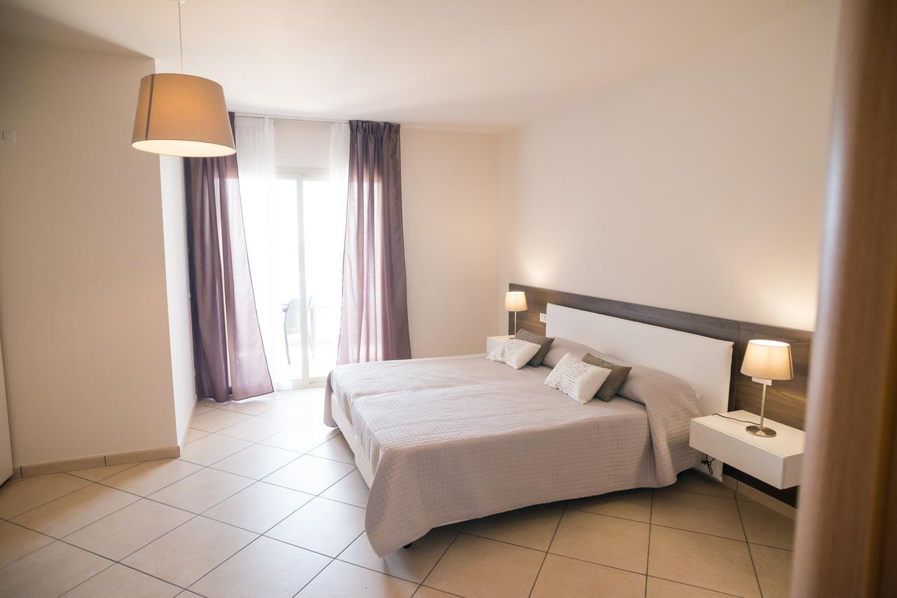 Bed and Breakfast Riva Del Sol Санта-Тереза-ди-Рива Экстерьер фото
