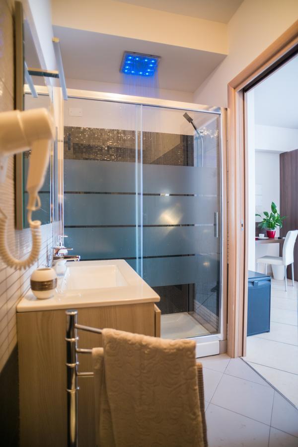 Bed and Breakfast Riva Del Sol Санта-Тереза-ди-Рива Экстерьер фото