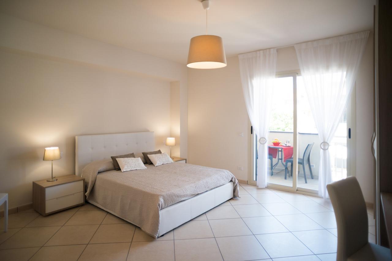 Bed and Breakfast Riva Del Sol Санта-Тереза-ди-Рива Экстерьер фото