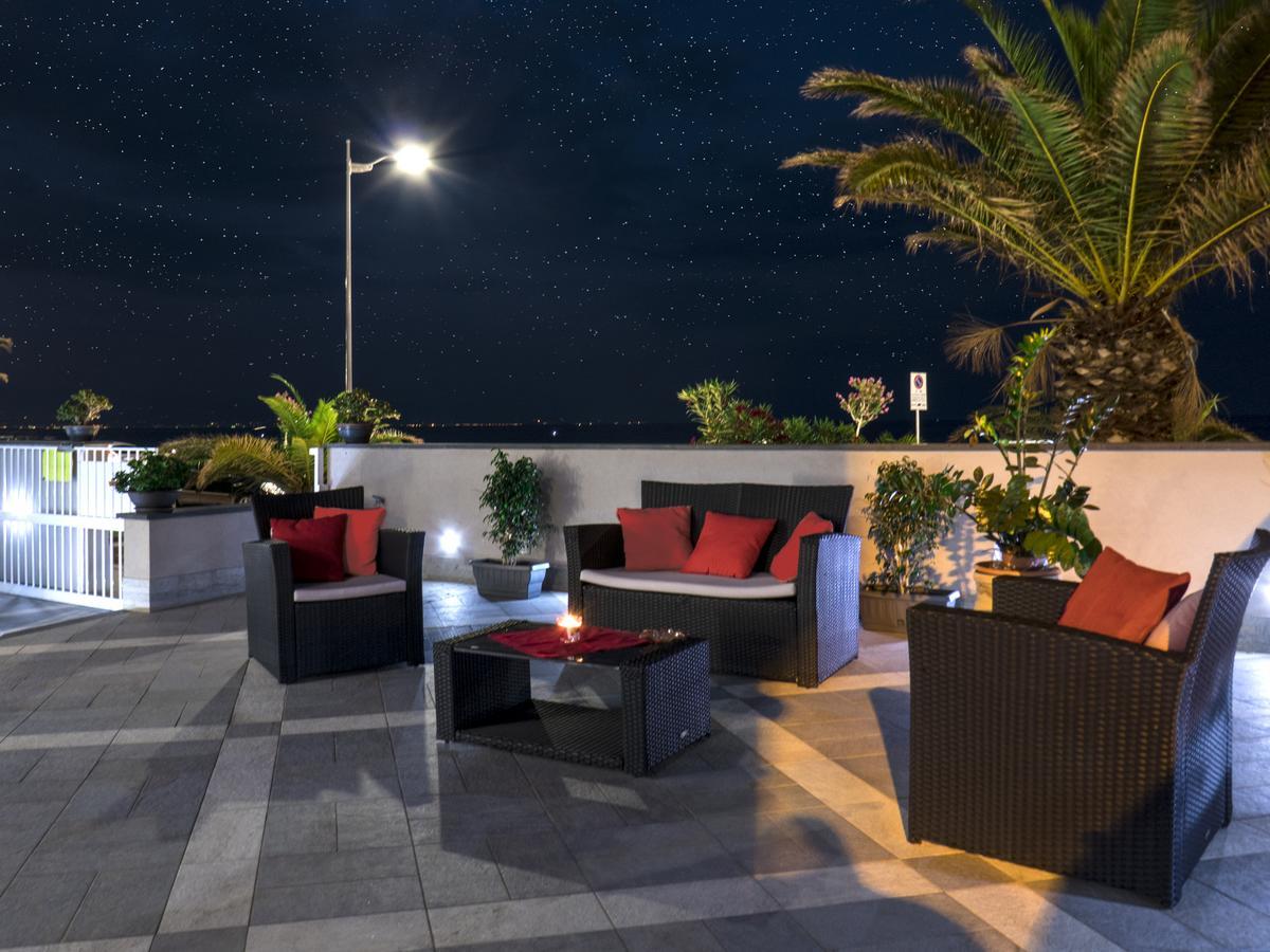 Bed and Breakfast Riva Del Sol Санта-Тереза-ди-Рива Экстерьер фото