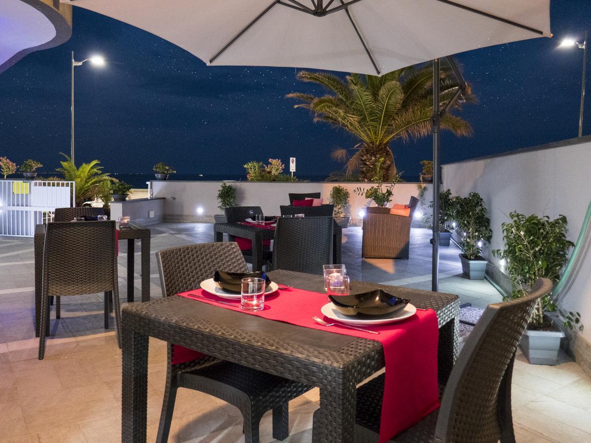 Bed and Breakfast Riva Del Sol Санта-Тереза-ди-Рива Экстерьер фото